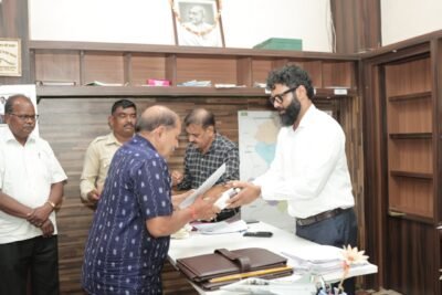 कलेक्टर ने शिक्षा विभाग के 9 अधिकारियों और कर्मचारियों को उनके सेवानिवृत्त के दिन ही सौंपा पेंशन स्वीकृत आदेश शाल श्रीफल भेंट देकर किया सम्मानित
