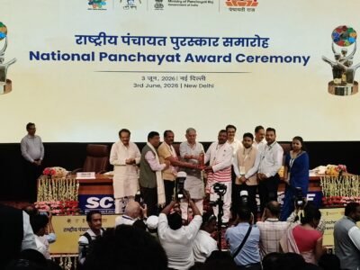 राष्ट्रीय स्तर पर चमका सरडीह का नाम स्वच्छ एवं हरित ग्राम श्रेणी में देशभर में मिला तीसरा स्थान 25 लाख रुपये के दीनदयाल उपाध्याय पंचायत सतत विकास पुरस्कार से सम्मानित हुई ग्राम पंचायत सरडीह दिल्ली में आयोजित कार्यक्रम में ग्राम सरपंच सहित जिला पंचायत अध्यक्ष एवं अधिकारियों ने ग्रहण किया पुरस्कार