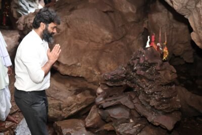 खुड़िया रानी मंदिर क्षेत्र को पर्यटन केंद्र के रूप में विकसित करने की तैयारी कलेक्टर रोहित व्यास ने जनप्रतिनिधियों एवं ग्रामीणों से सौंदर्यीकरण और मूलभूत सुविधाओं के विस्तार की रूपरेखा बनाने की चर्चा