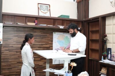 कलेक्टर श्री व्यास ने जनदर्शन में लोगों की समस्याएं सुनी जनदर्शन में 55 आवेदन हुए प्राप्त आवेदनों के गुणवत्तापूर्ण निराकरण एवं समस्याओं के त्वरित समाधान के दिए निर्देश