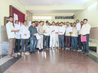 भृत्य से सहायक ग्रेड-03 पद पर पदोन्नति से कर्मचारियों में खुशी की लहर कर्मचारियों ने जिला प्रशासन का आभार व्यक्त किया