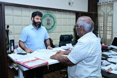 कलेक्टर रोहित व्यास ने जनदर्शन में सुनी आमजन की समस्याएं अधिकारियों को समयबद्ध एवं पारदर्शी निराकरण के दिए निर्देश