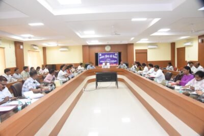 कलेक्टर  अजीत वसंत की अध्यक्षता में साप्ताहिक समय-सीमा की बैठक संपन्न प्रभारी मंत्री के दिए निर्देशों का समय- सीमा में अमल करने विभागों को दिए निर्देश सुशासन तिहार अंतर्गत प्राप्त सभी आवेदनों का 25 जून तक हो निराकरण- कलेक्टर श्री वसंत