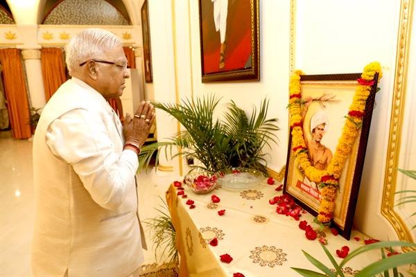 राज्यपाल पटेल ने भगवान बिरसा मुंडा को दी श्रद्धांजलि
