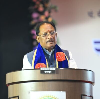 नई पीढ़ी को डिजिटल एडिक्शन और ‘पॉपकॉर्न मेंटल स्टेटस’ से बाहर निकलने की आवश्यकता : राज्यपाल   रमेन डेका  समाज और मानवता के प्रति नए दायित्वों के निर्वहन का संकल्प लेने का अवसर है दीक्षांत समारोह : मुख्यमंत्री  विष्णुदेव साय