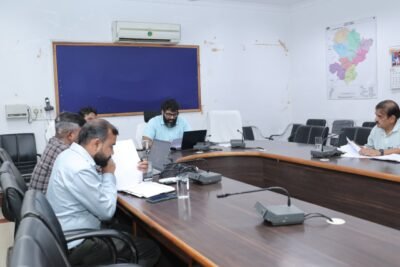 कलेक्टर  रोहित व्यास ने नए शैक्षणिक सत्र ने विद्यालयीन गतिविधियों के सुचारू रूप से संचालन हेतु शिक्षा विभाग की ली बैठक