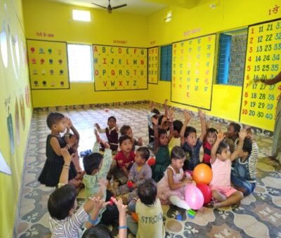 आंगनबाड़ी भवनों की दीवारें बनी ज्ञान की पाठशाला जिले में 65 नए भवनों से निखर रहा बच्चों का भविष्य