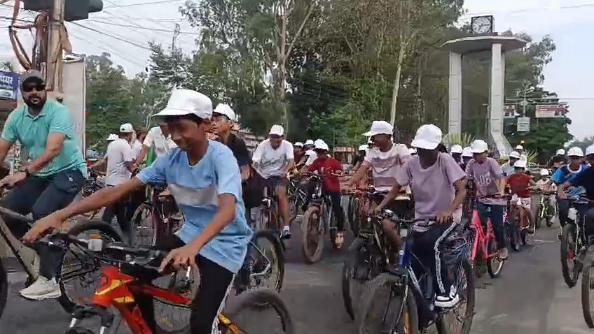 विश्व साइकिल दिवस पर निकली ’’संडे ऑन साइकिल’’ रैली, 300 से अधिक साइकिलिस्ट हुए शामिल
