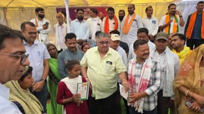 सुशासन तिहार बना जनकल्याण का प्रभावी माध्यम, हजारों हितग्राहियों को मिला योजनाओं का लाभ 540 नए राशन कार्ड बने,1062 हितग्राहियों की पेंशन स्वीकृत, 1156 नए शौचालयों को मिली मंजूरी