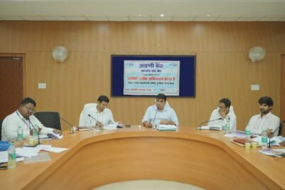 शासकीय योजनाओं के ऋण प्रकरणों का प्राथमिकता से करें निराकरण, पात्र हितग्राहियों को समय पर मिले वित्तीय सहायता: कलेक्टर कुणाल दुदावत