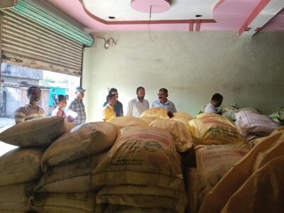 अवैध उर्वरक भंडारण पर कृषि विभाग ने की कार्रवाई, रघुनाथपुर में अघोषित गोदाम से 242 बोरी उर्वरक जब्त