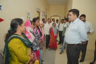 कलेक्टर कुणाल दुदावत ने तहसील कार्यालय बरपाली का किया निरीक्षण लंबित राजस्व प्रकरणों के शीघ्र निराकरण एवं अभिलेखों की नियमित मॉनिटरिंग के दिए निर्देश ग्रामीणों से चर्चा कर जानी समस्याएं, सेवा सेतु केंद्र से न्यायालय कक्ष तक परखी व्यवस्थाएं