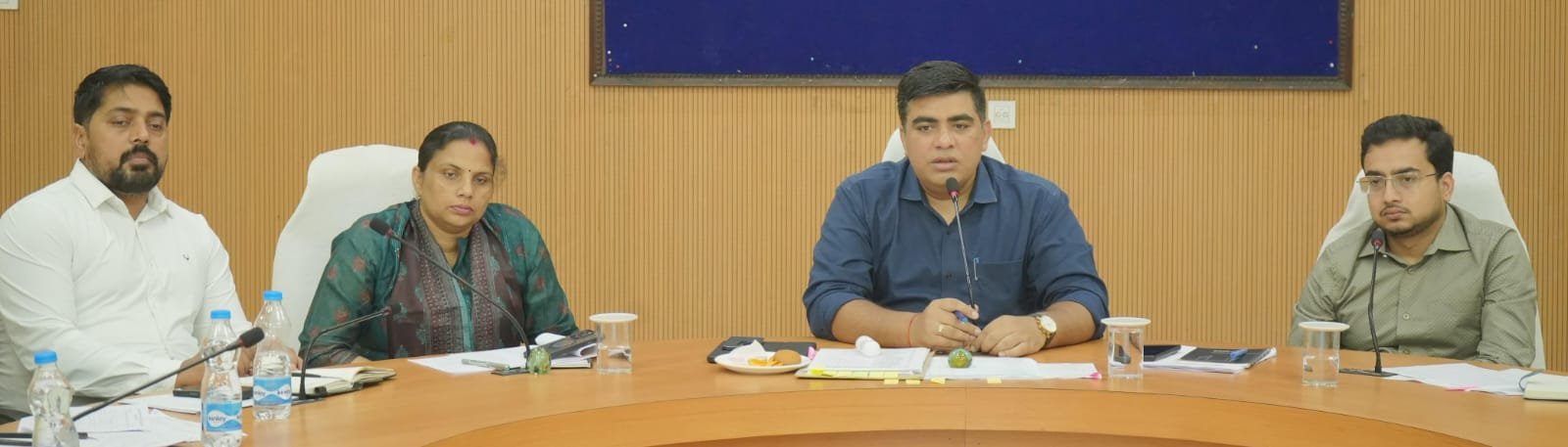 समय-सीमा में राजस्व प्रकरणों का निराकरण न होने पर होगी कार्रवाई: कलेक्टर अपार आईडी की जानकारी अपडेट नहीं किए जाने पर डीईओ पर जताई नाराजगी