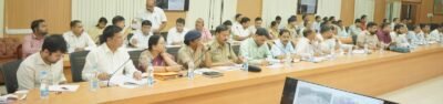 सड़क दुर्घटनाओं पर प्रभावी नियंत्रण व सुरक्षित यातायात के लिए कलेक्टर व एसपी ने ली सड़क सुरक्षा समिति की समीक्षा बैठक