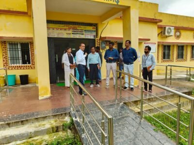 कलेक्टर  अजीत वसंत ने अम्बिकापुर में विभिन्न स्वास्थ्य केंद्रों, स्कूलों सहित अन्य संस्थाओं का किया औचक निरीक्षण, अधिकारियों को दिए आवश्यक निर्देश
