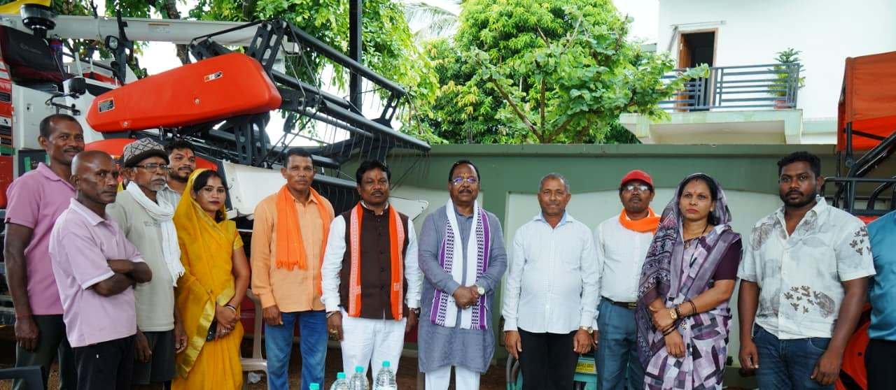 बीजापुर के सूदुर अंचल मांझीगुड़ा पहुंचे कृषि मंत्री रामविचार नेताम
