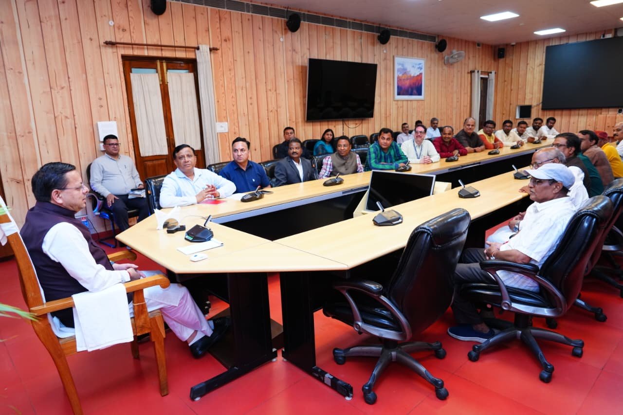देवभूमि और छत्तीसगढ़ के बीच बढ़ा वैचारिक सेतु:मुख्यमंत्री धामी से मिले छत्तीसगढ़ के मीडिया प्रतिनिधि