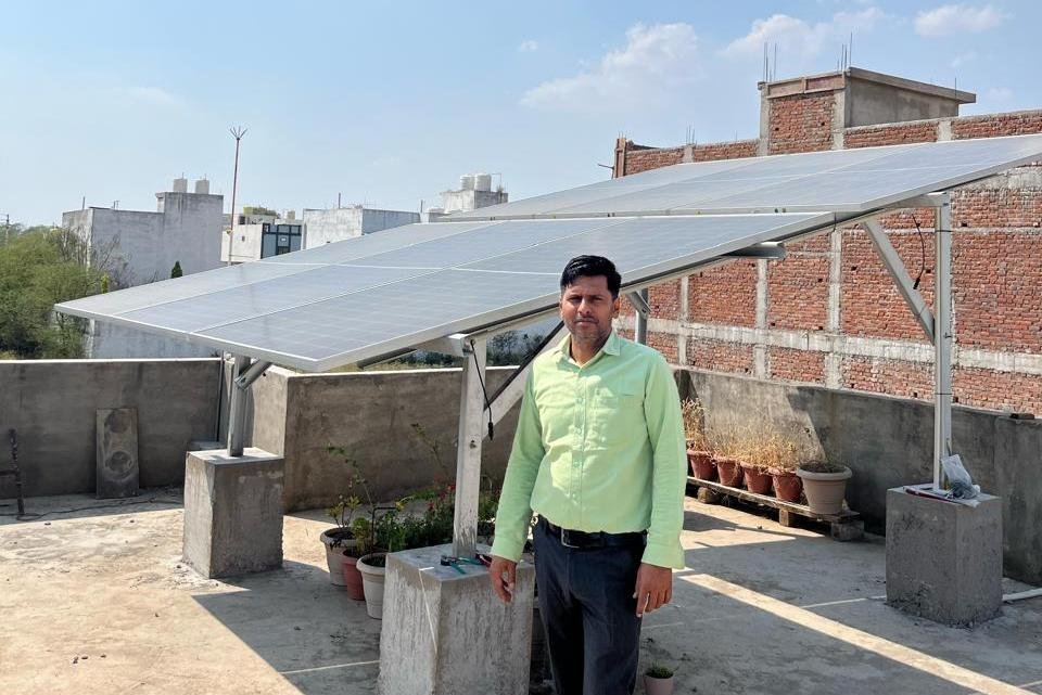 प्रधानमंत्री सूर्यघर मुफ्त बिजली योजना, प्राकृतिक ऊर्जा से प्रकाशित हो रहा प्रशांत का घर