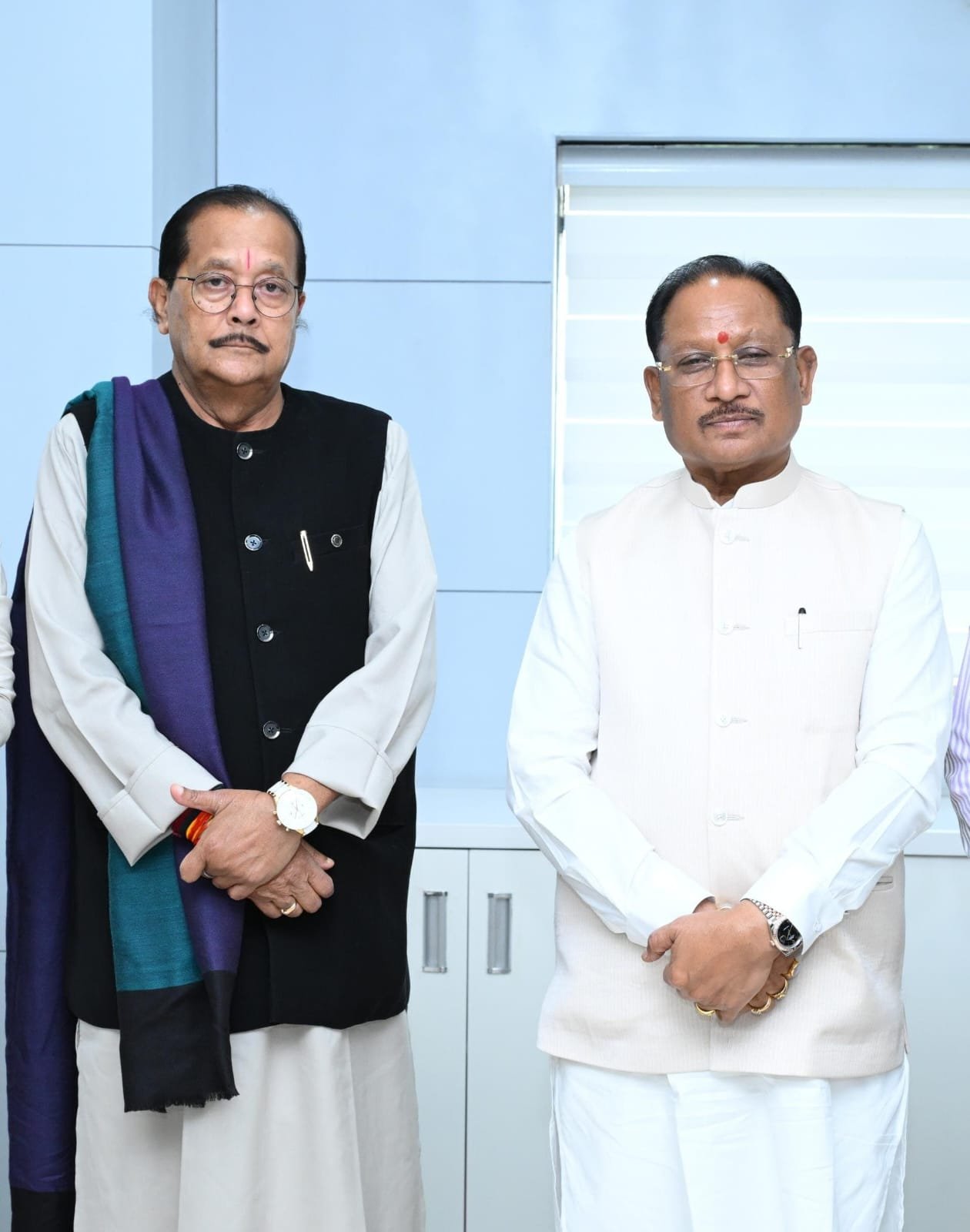 मुख्यमंत्री विष्णु देव साय से झारखंड के वित्त मंत्री राधाकृष्ण किशोर ने की सौजन्य भेंट
