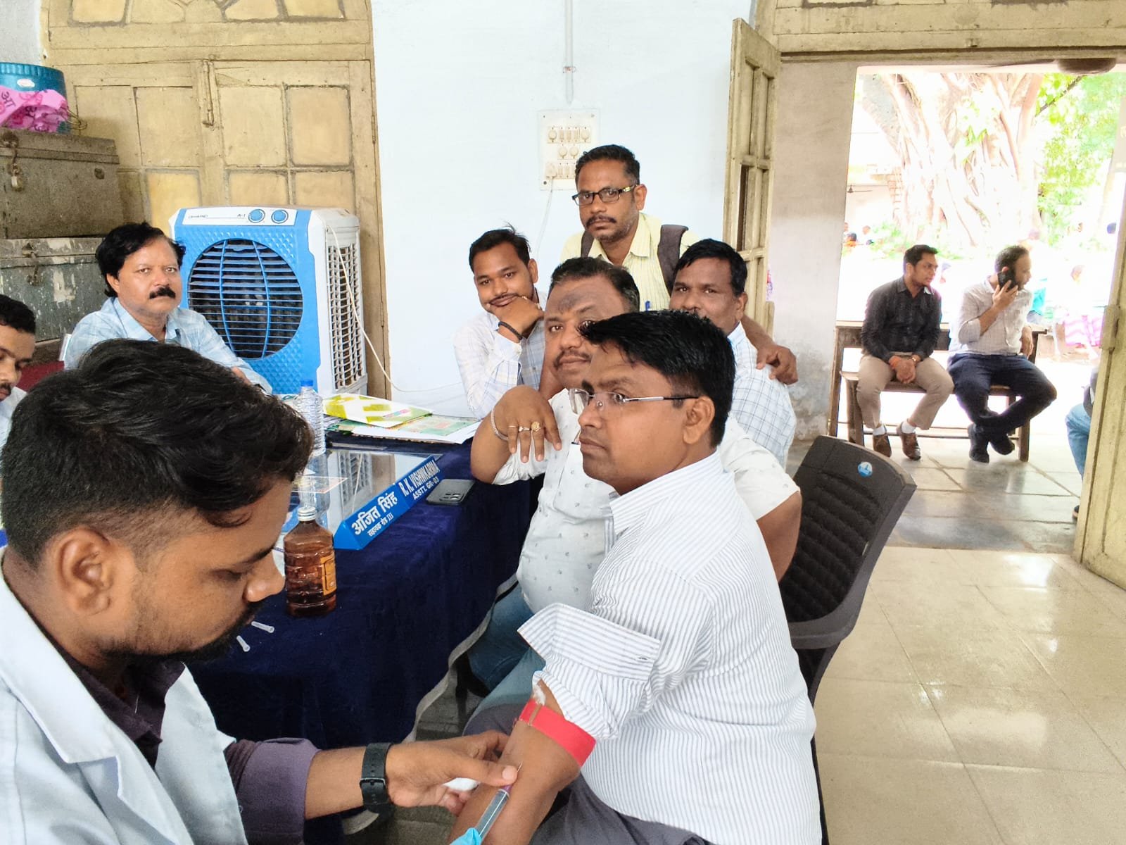 तहसील कार्यालय में रक्त परीक्षण शिविर, 76 अधिकारी-कर्मचारियों की हुई स्वास्थ्य जांच
