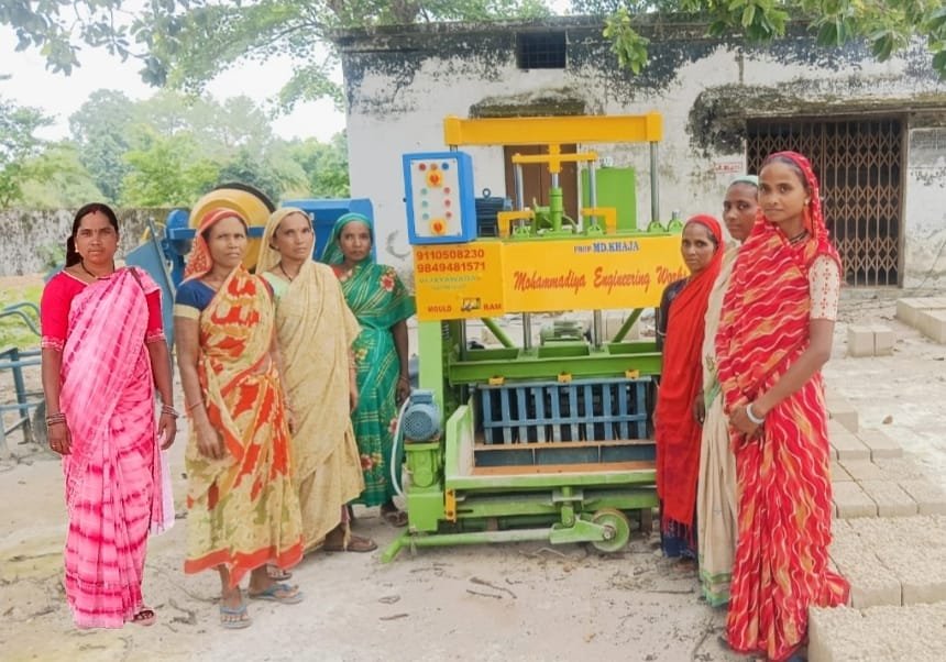 ‘बिहान’ की दीदियों ने बदली तकदीर, ईंट निर्माण से बनीं आत्मनिर्भर