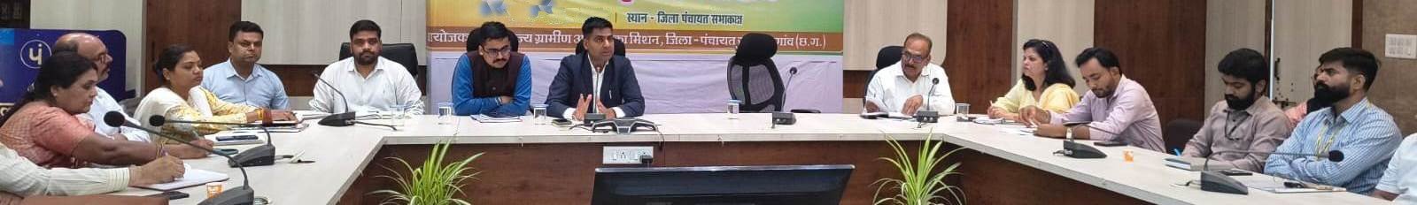 बच्चों के आधार के अनिवार्य बायोमैट्रिक अपडेशन का कार्य प्राथमिकता से करें पूर्ण : कलेक्टर