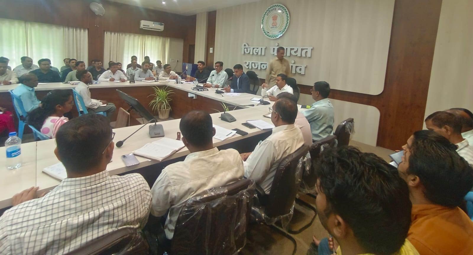 कलेक्टर ने डिजिटल क्रॉप सर्वे की तैयारियों की समीक्षा की