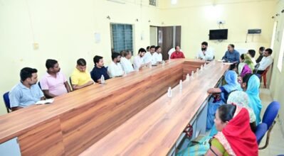 जनप्रतिनिधियों से सीधे संवाद कर कलेक्टर ने सुनी क्षेत्र की समस्याएं दुलदुला जनपद में विकास कार्यों की समीक्षा