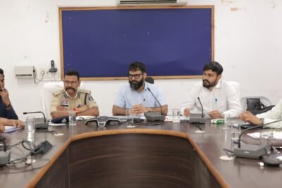 जशपुर में नशे के खिलाफ जारी रखे अभियान – कलेक्टर श्री व्यास नशा मुक्ति केंद्र और जन जागरूकता पर विशेष जोर एनडीपीएस और कोटपा एक्ट के तहत करे कार्रवाई कलेक्टर रोहित व्यास की अध्यक्षता में एनकार्ड समिति की हुई बैठक
