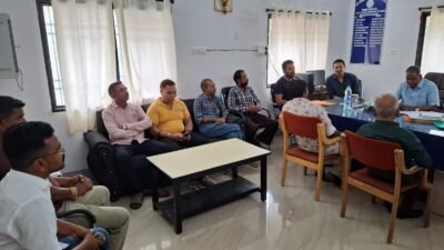 कलेक्टर के निर्देश पर बस संचालकों की बैठक तय दर से अधिक किराया वसूलने पर होगी कड़ी कार्रवाई