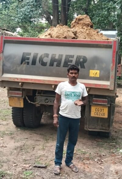 साय सरकार के सुशासन में अवैध खनिज कारोबार पर सख्त प्रहार, गौरेला-पेंड्रा-मरवाही में लगातार जारी कार्रवाई जिला खनिज उड़नदस्ता दल ने अवैध परिवहन में संलिप्त 1 टिप्पर एवं 3 ट्रैक्टर किए जब्त, दोषियों पर होगी वैधानिक कार्रवाई