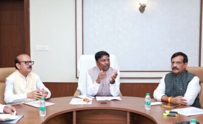 सहकारिता क्षेत्र को और मजबूत बनाने पर दें जोर- सहकारिता मंत्री केदार कश्यप  अपैक्स बैंक एवं जिला सहकारी बैंकों के अध्यक्षों के साथ मंत्री ने की उच्चस्तरीय समीक्षा बैठक