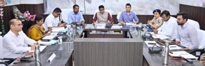 राजस्व मामलों में देरी बर्दाश्त नहीं, समय पर निपटाएं नामांतरण और बंटवारा’-मंत्री  टंक राम वर्मा  धमतरी में विभागीय कार्यों की समीक्षा बैठक- बाढ़ आपदा से निपटने के दिए पुख्ता निर्देश