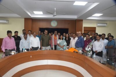 अधीक्षक  संजय मेहता हुए सेवानिवृत्त, अपर कलेक्टर  सुनील नायक ने अच्छे स्वास्थ्य, सुखमय एवं दीर्घायु जीवन की शुभकामनाएं दीं