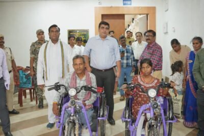 कलेक्टर जनदर्शन से मिली नई उम्मीद, मोटराइज्ड ट्राईसाइकिल ने आसान की जिंदगी शिवचरण केवट और सावित्री साहू को मिली नई सुविधा, आत्मनिर्भरता की ओर बढ़े कदम