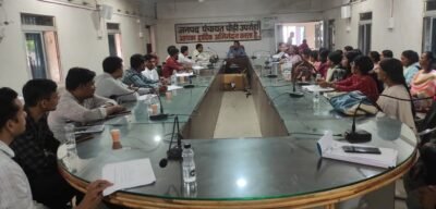 पोड़ी उपरोड़ा में विकासखंड स्तरीय समीक्षा बैठक आयोजित एसडीएम मनोज बंजारे ने शिक्षा, स्वास्थ्य , खाद्य, विद्युत एवं मूलभूत सुविधाओं की ली जानकारी