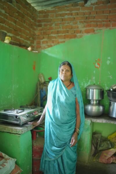 प्रधानमंत्री उज्ज्वला योजना से  कौशल्या यादव की रसोई हुई धुआंमुक्त’ ’विष्णु भैया ने दिया सुविधा का संबल, आसान हुआ रोजमर्रा का जीवन’