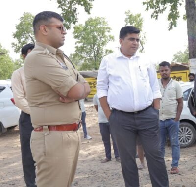 स्वतंत्रता दिवस की तैयारियों को लेकर कलेक्टर-एसपी ने सीएसईबी ग्राउंड का किया निरीक्षण मंच, बैठक, पार्किंग, और सुरक्षा व्यवस्था के संबंध में दिए आवश्यक निर्देश