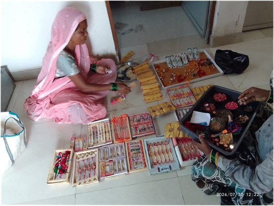 प्राकृतिक बीजों से सजी राखियां बनीं आत्मनिर्भरता की नई पहचान