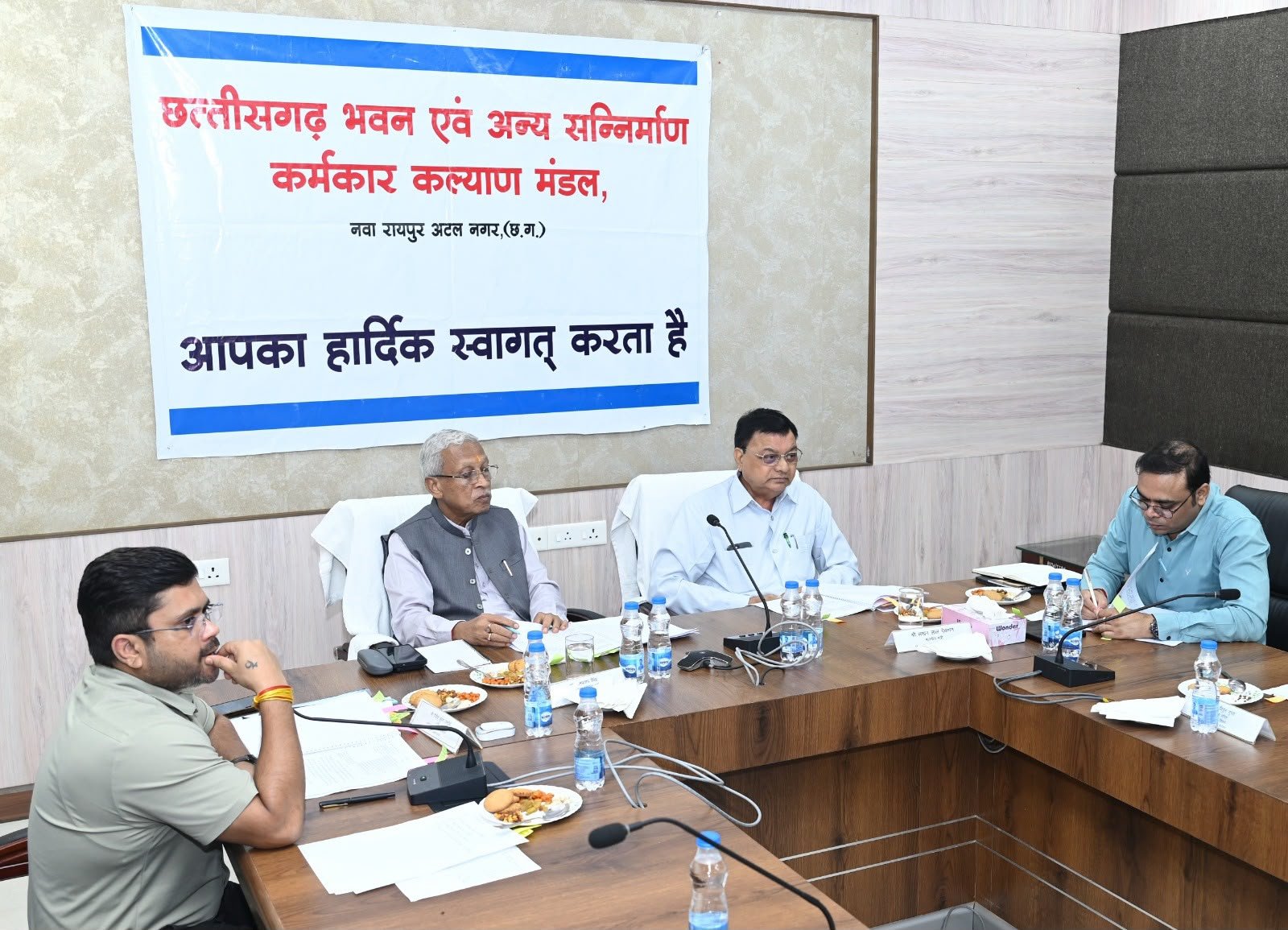 निर्माण श्रमिकों के कल्याण हेतु अनेक महत्वपूर्ण निर्णयों को मंडल की बैठक में मिली स्वीकृति