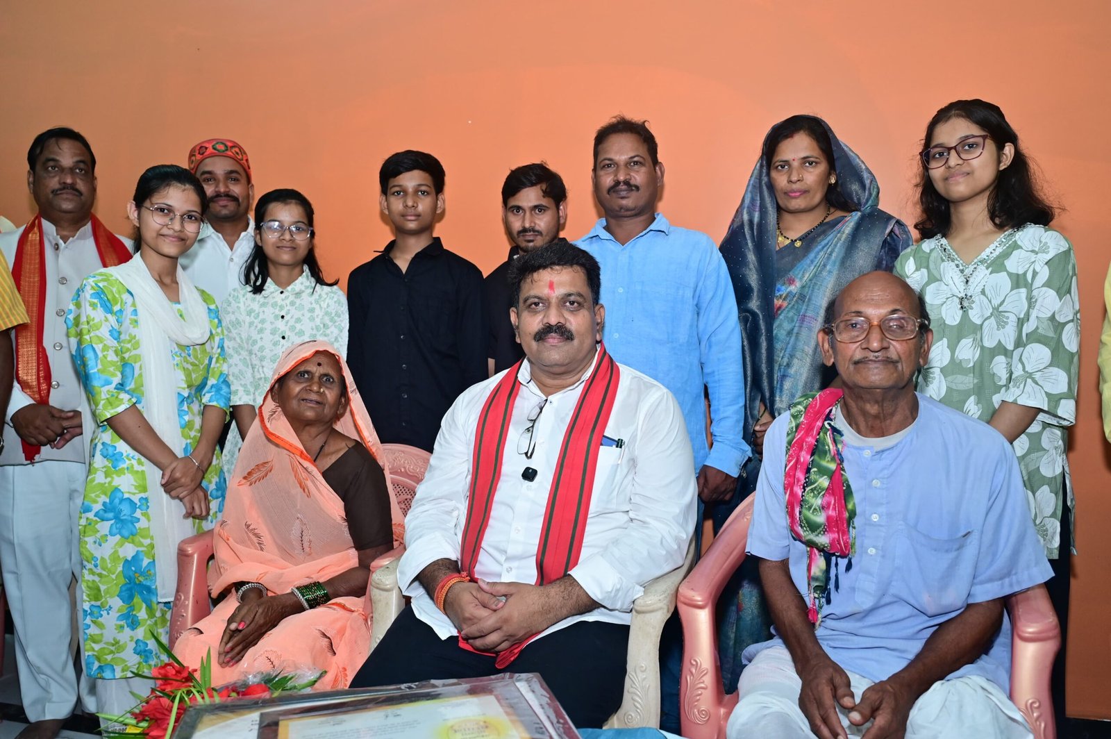 तीन बहनों ने एक साथ पास की नीट परीक्षा, उप मुख्यमंत्री विजय शर्मा ने घर पहुंचकर दी बधाई