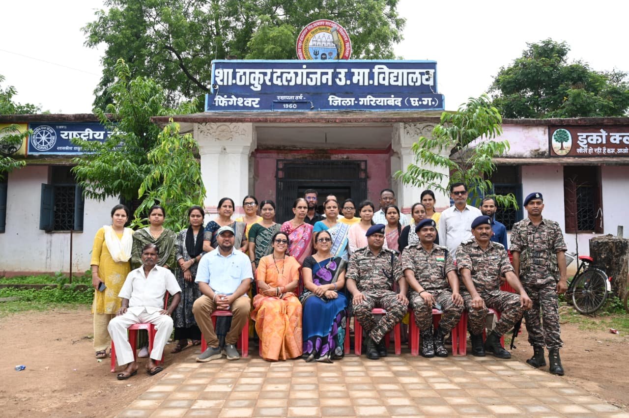सीआरपीएफ 211 वाहिनी की भव्य तिरंगा यात्रा ने जगाई देशभक्ति की भावना