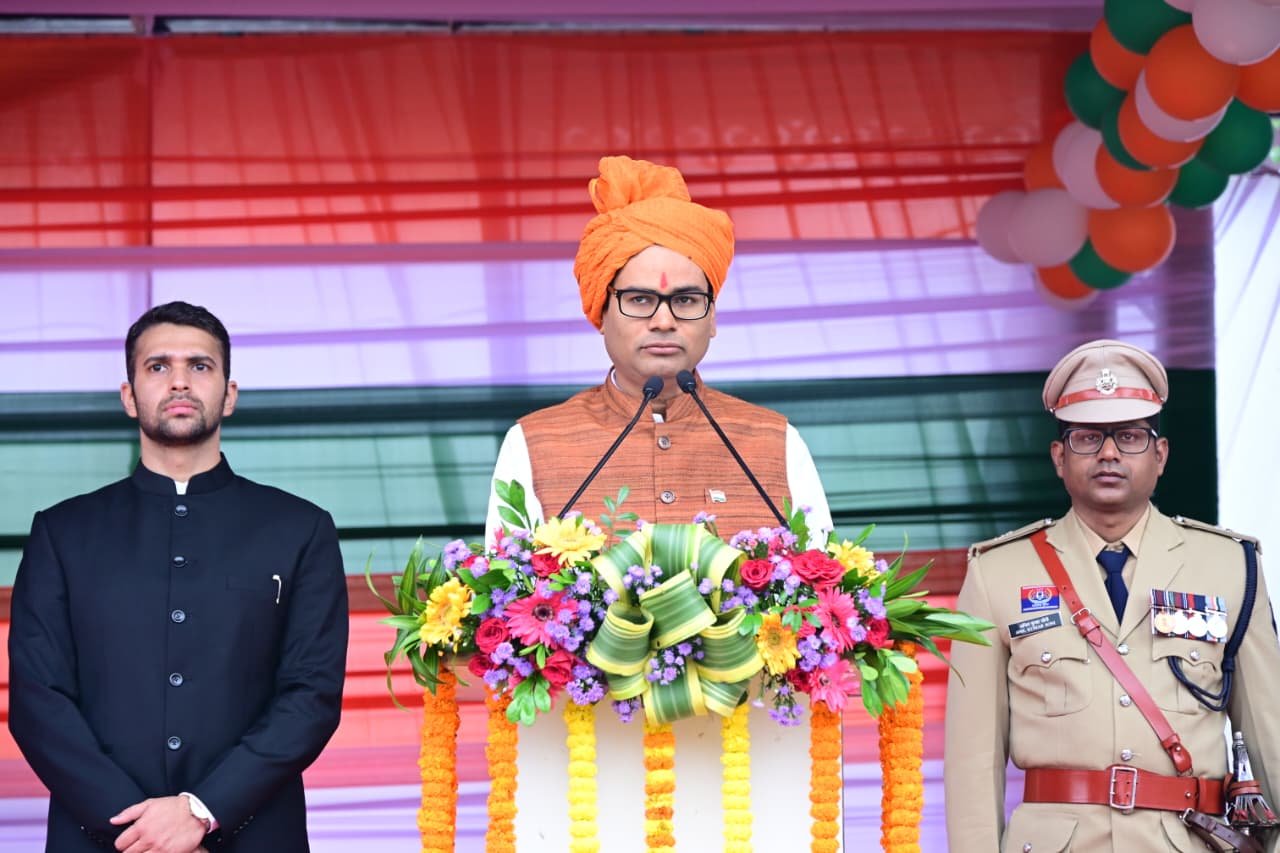 वित्त मंत्री  ओपी चौधरी ने रायगढ़ में किया ध्वजारोहण