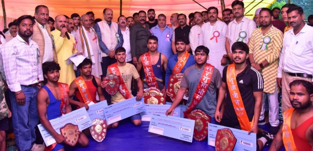 नागपंचमी पर अंबिकापुर में भव्य दंगल कुश्ती प्रतियोगिता
