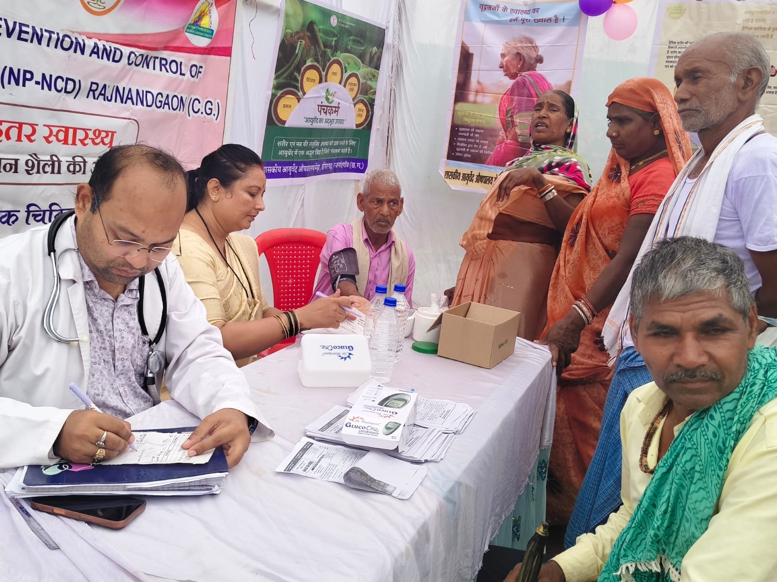ग्राम टप्पा में आयोजित आयुष स्वास्थ्य शिविर में 708 ग्रामीण हुए लाभान्वित