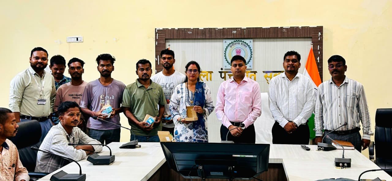 अब गांव में ही मिलेगी बैंकिंग सुविधा, सुकमा के 39 अटल डिजिटल सुविधा केंद्रों को माइक्रो एटीएम