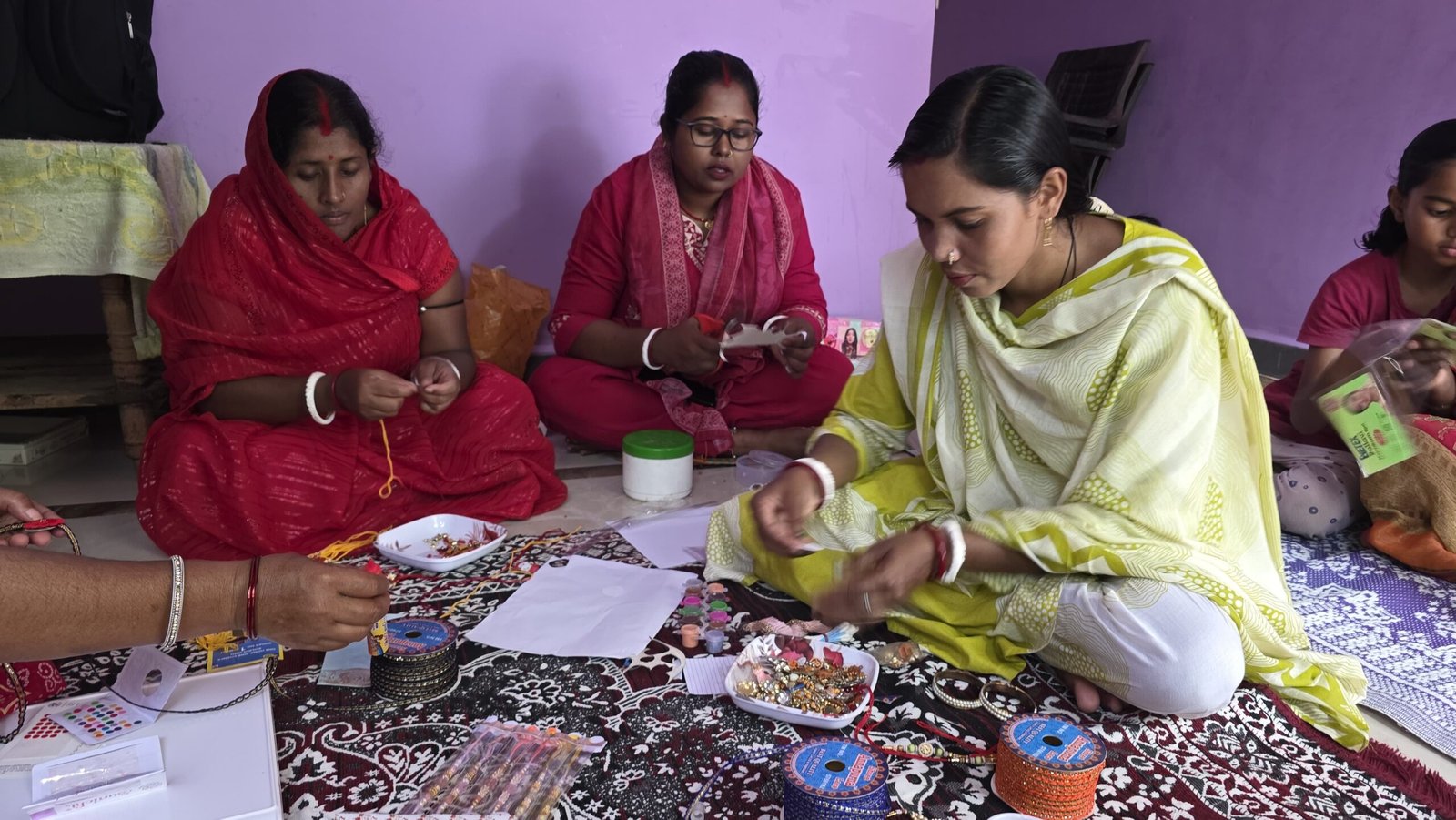 “राखी का रिश्ता, भरोसे का साथ—विष्णु भैया संग विकास की बात”