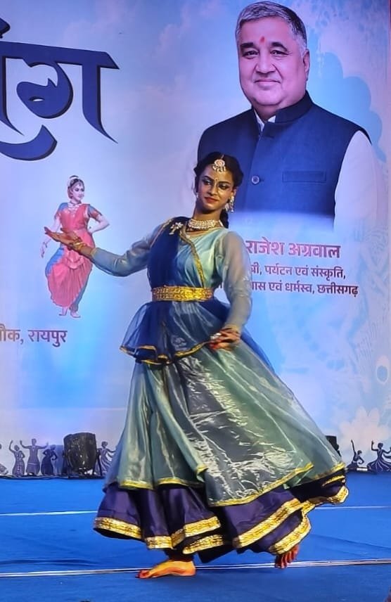 घुमड़ते बादलों के बीच मुक्ताकाशी मंच पर साकार हुआ ‘पावस प्रसंग’