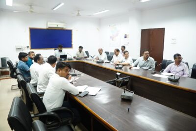 कलेक्टर  रोहित व्यास ने राजस्व एवं कृषि विभाग की समीक्षा की