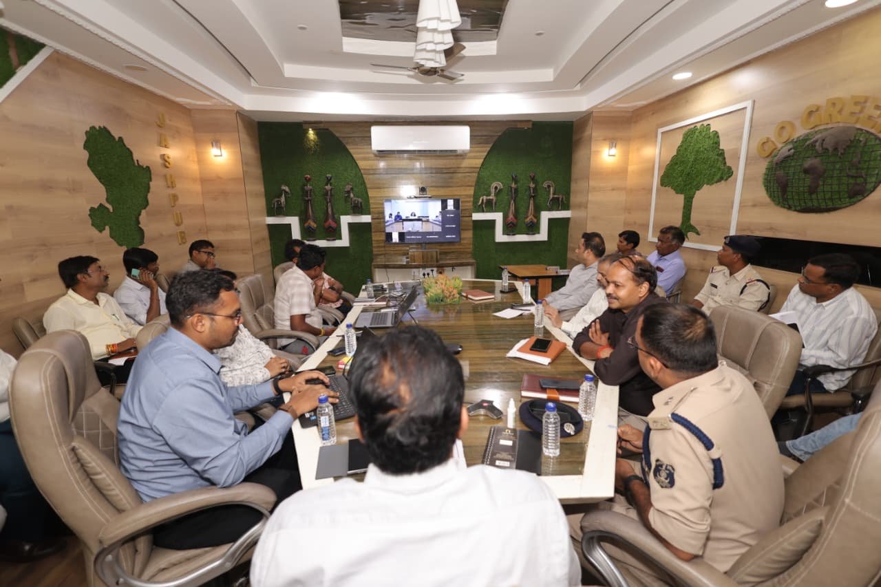 बाढ़ नियंत्रण की तैयारियों को लेकर राष्ट्रीय आपदा प्रबंधन प्राधिकरण द्वारा बाढ़ नियंत्रण को लेकर कान्फ्रेंस
